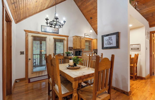 Simons Treetop Cabin 2 BDR in Popular Resort! - Foto 10
