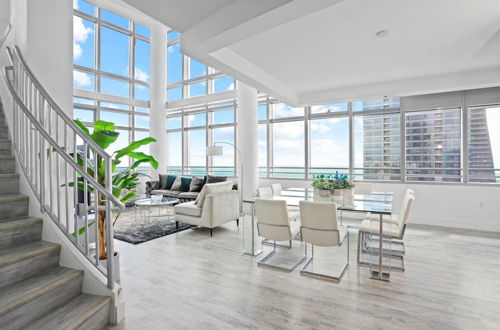 Photo 7 - Roami at Brickell Penthouse Oasis