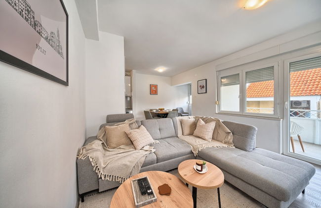 A2- Luxury apt w big Balcony, 4 min Walk to Beach - Photo 12