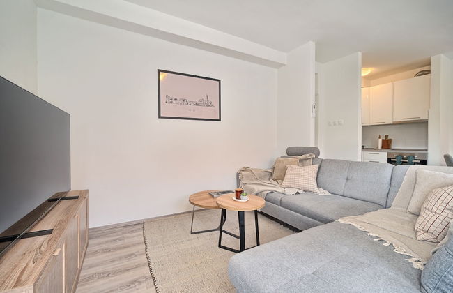 A2- Luxury apt w big Balcony, 4 min Walk to Beach - Photo 14