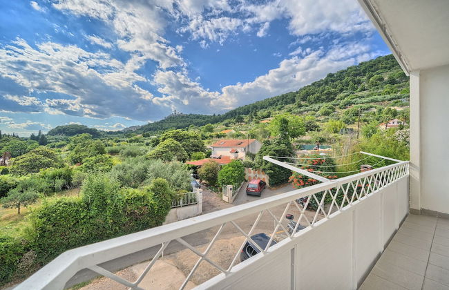 A2- Luxury apt w big Balcony, 4 min Walk to Beach - Photo 1