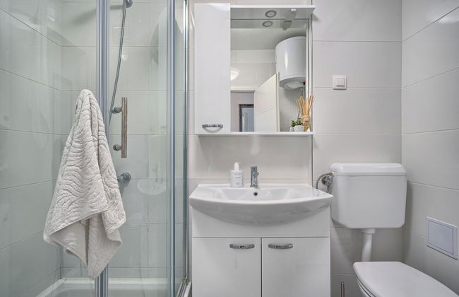 A2- Luxury apt w big Balcony, 4 min Walk to Beach - Photo 16