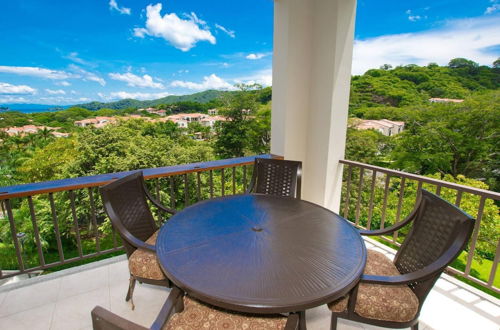 Photo 17 - Classy artsy ocean-view unit near pool at Pacifico in Coco sleeps 6