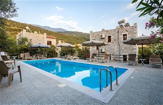 Photo 2 - Mani Stone Luxury Villa Leisure by the Pool