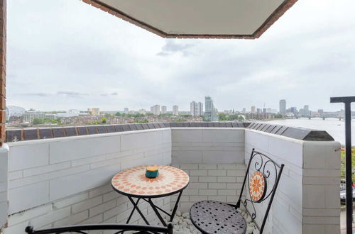 Photo 37 - Scenic Riverside 2BD Flat - Chelsea