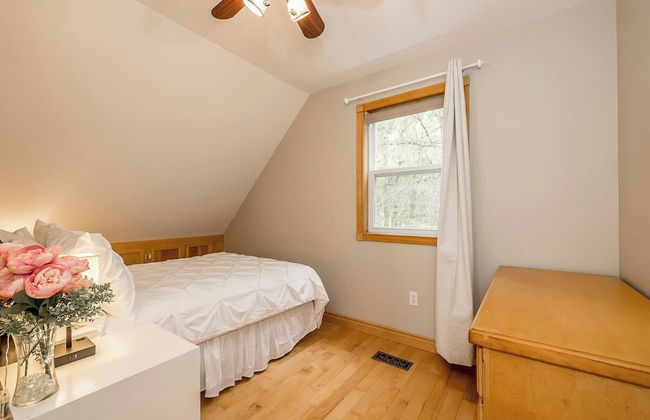 Muskoka Lakeshore Cottage Bliss - Photo 12