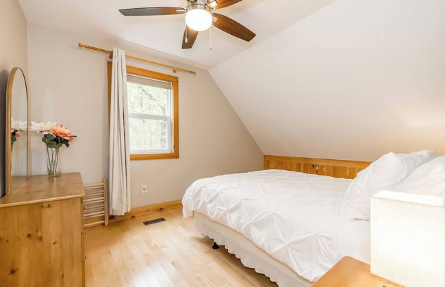 Muskoka Lakeshore Cottage Bliss - Photo 10