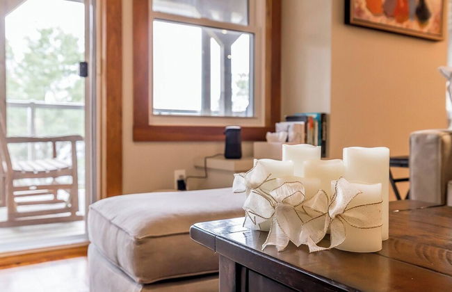 Muskoka Lakeshore Cottage Bliss - Photo 2