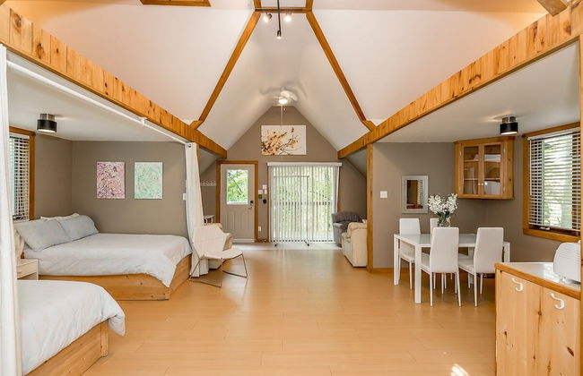 Muskoka Lakeshore Cottage Bliss - Photo 15