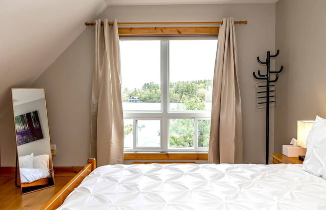 Muskoka Lakeshore Cottage Bliss - Photo 9