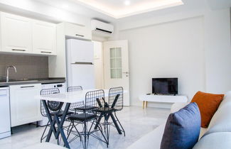 Photo 3 - Sleek Flat w Garden 5 min to Beach in Milas