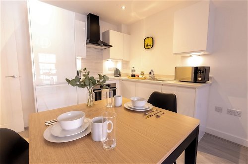 Photo 11 - Pristine 1 and 2 bedroom apartments near business district, walking distance to city centre, free internet & complimentary parking by Sojo Stay