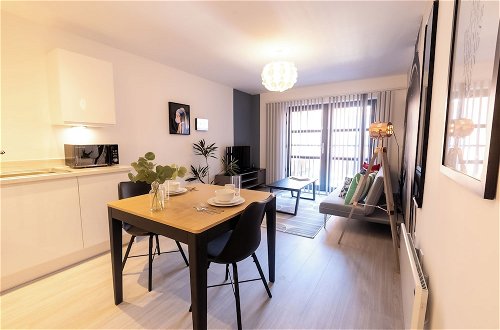 Photo 29 - Pristine 1 and 2 bedroom apartments near business district, walking distance to city centre, free internet & complimentary parking by Sojo Stay