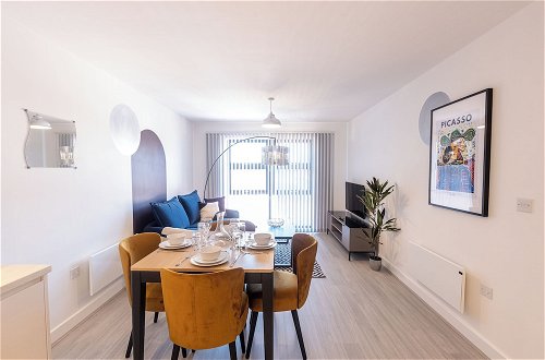 Photo 21 - Pristine 1 and 2 bedroom apartments near business district, walking distance to city centre, free internet & complimentary parking by Sojo Stay