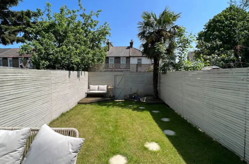 Foto 14 - Lovely 2BD Flat With Private Garden - Bounds Green