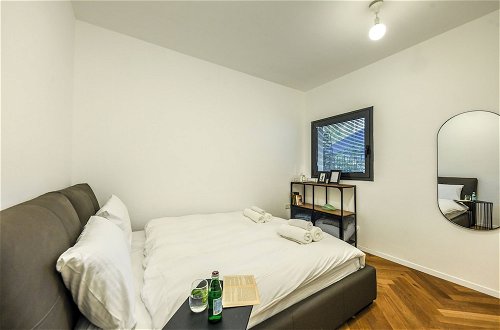 Foto 2 - Stylish 3BR Apt with Patio in the City