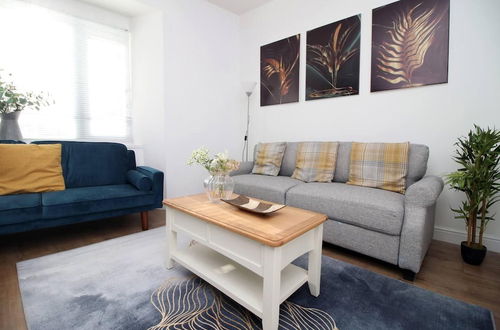 Photo 1 - Stunning 4 Bedroom Flat Near City Centre