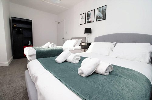 Foto 7 - Stunning 4 Bedroom Flat Near City Centre