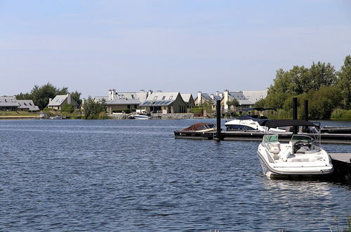 Photo 14 - Modern Lodge on the Water in a National Park