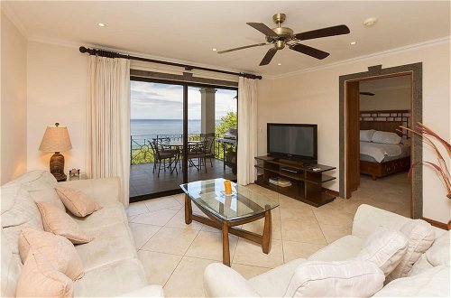 Photo 12 - Luxury 4th-floor Suite With Pool and Endless Ocean Views