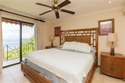 Foto 3 - Luxury 4th-floor Suite With Pool and Endless Ocean Views