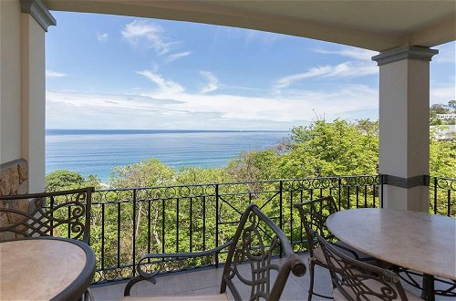 Foto 13 - Luxury 4th-floor Suite With Pool and Endless Ocean Views