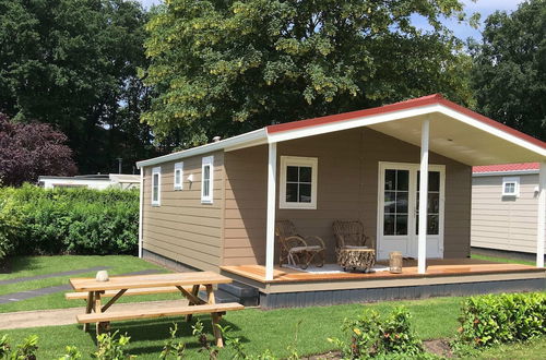 Foto 1 - Bungalow With a Terrace at Bedafse Bergen