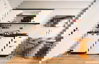 Photo 21 - TAKS-INN Suites