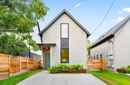 Photo 30 - Stylish 2 Bedroom Retreat in South Austin