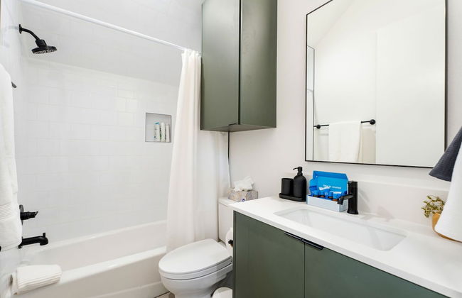 Stylish 2 Bedroom Retreat in South Austin - Photo 17
