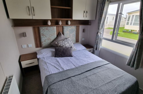 Photo 5 - Immaculate 8-bed Cabin in Tattershall Lake