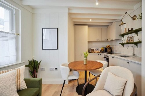 Photo 9 - The Lillie Road Place - Bright 1bdr Flat With Garden