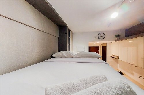 Photo 4 - Comfortable And Simply Studio Room At Sky House Bsd Apartment