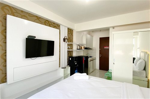 Foto 4 - Homey And Simply Studio Riverview Jababeka Apartment