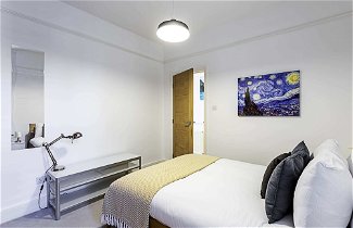 Photo 2 - Cozy 2 Bed Apartment in Chiswick