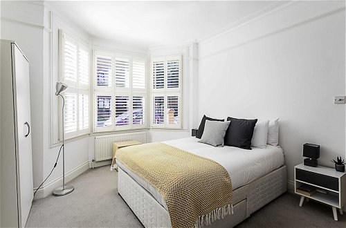 Photo 4 - Cozy 2 Bed Apartment in Chiswick