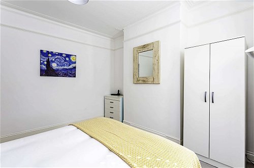 Foto 3 - Cozy 2 Bed Apartment in Chiswick