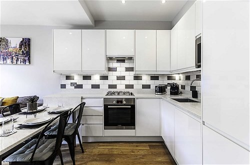 Photo 12 - Cozy 2 Bed Apartment in Chiswick