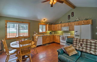 Photo 2 - Hungry Horse Cabin: Deck, Fire Pit, Near Glacier