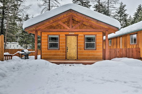 Photo 15 - Hungry Horse Cabin: Deck, Fire Pit, Near Glacier