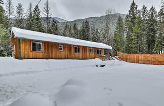 Photo 3 - Hungry Horse Cabin: Deck, Fire Pit, Near Glacier