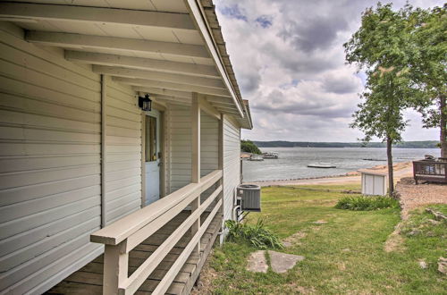 Foto 6 - Updated Lakefront Cottage: Walk to Boat Ramp