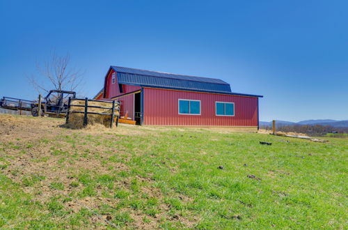 Photo 11 - Scenic Ranch House w/ Fishing Pond