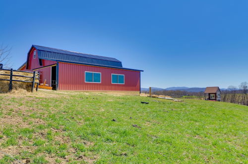 Photo 14 - Scenic Ranch House w/ Fishing Pond