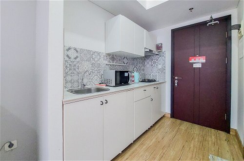 Photo 5 - Best Homey Studio At Casa De Parco Apartment