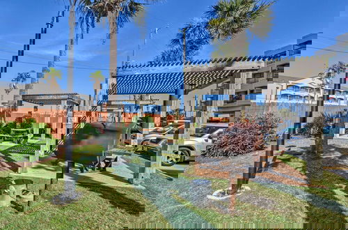 Foto 13 - Walk to Beach: Casa Del Mar Condo w/ Ocean Views