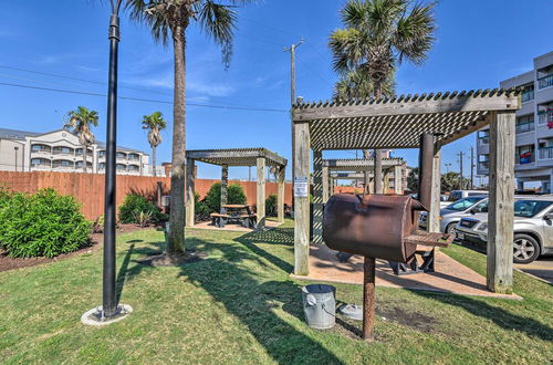 Photo 13 - Charming Casa Del Mar Condo w/ Ocean Views