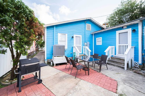 Photo 3 - Bright Galveston Bungalow: 1/2 Mi to Pleasure Pier