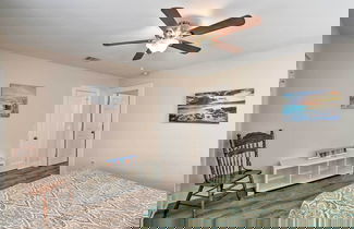 Foto 2 - Bright Galveston Bungalow: 1/2 Mi to Pleasure Pier