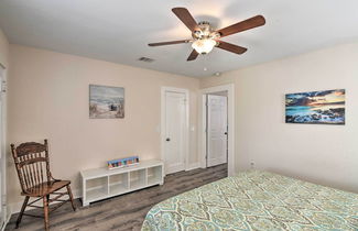 Photo 2 - Bright Galveston Bungalow: 1/2 Mi to Pleasure Pier